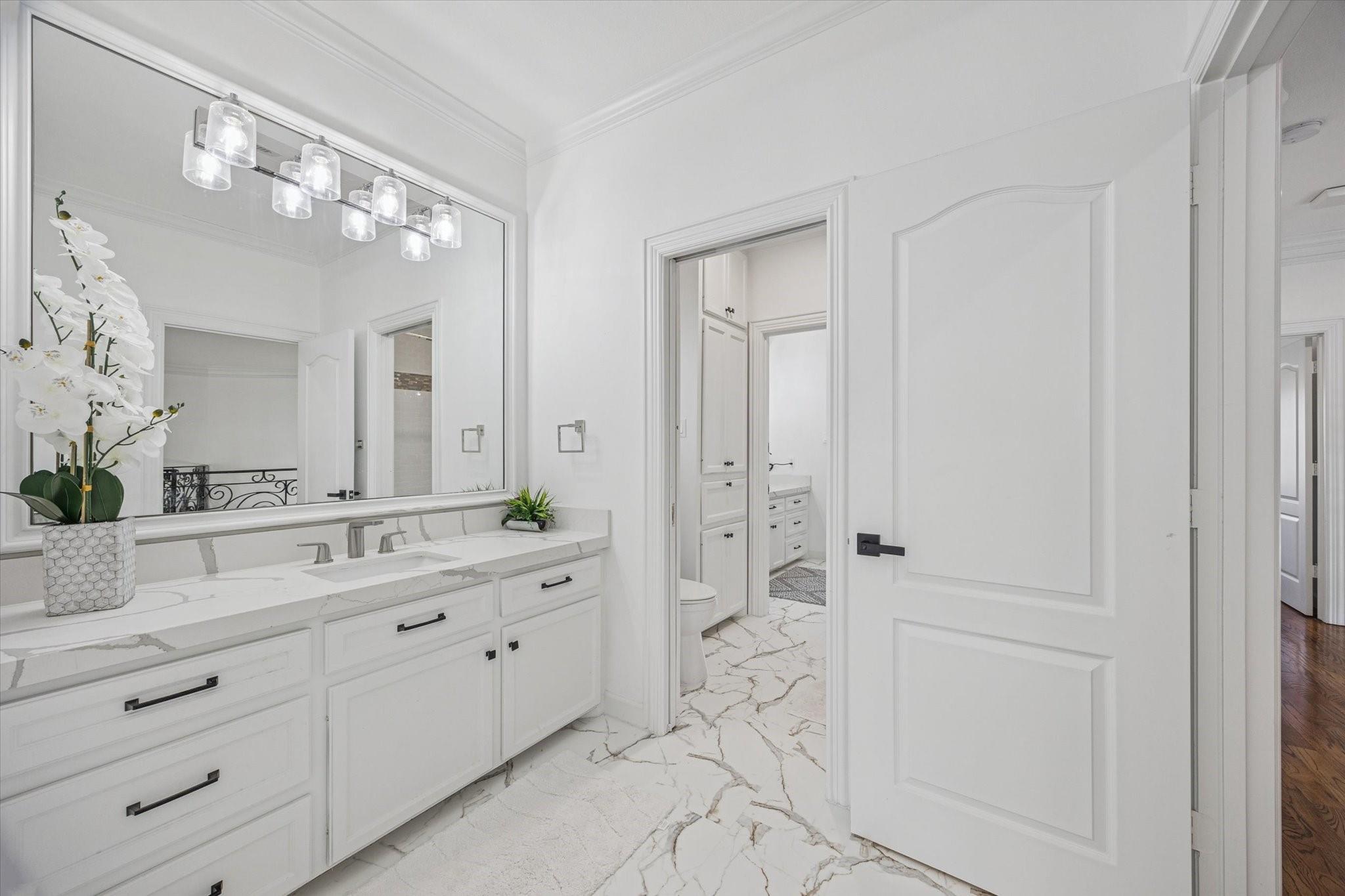 Sugar Land, Texas, 77479, United States, 6 Bedrooms Bedrooms, ,5 BathroomsBathrooms,Residential,Active,2021612