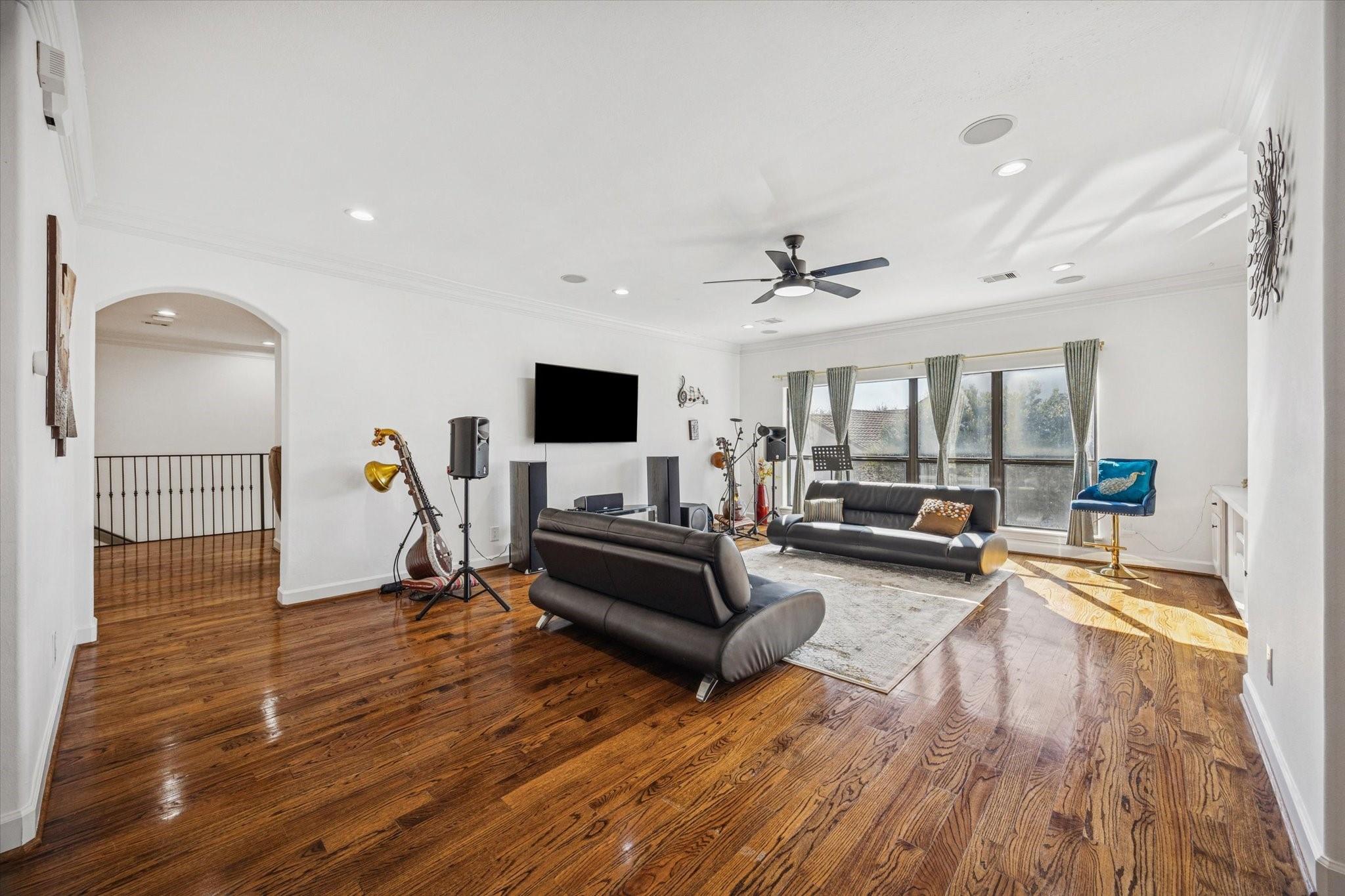 Sugar Land, Texas, 77479, United States, 6 Bedrooms Bedrooms, ,5 BathroomsBathrooms,Residential,Active,2021612