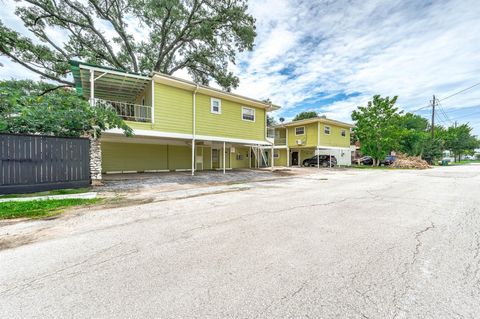 Photo of 1711 Fourcade Street #5, Houston, TX 77023 (MLS # 87639747)