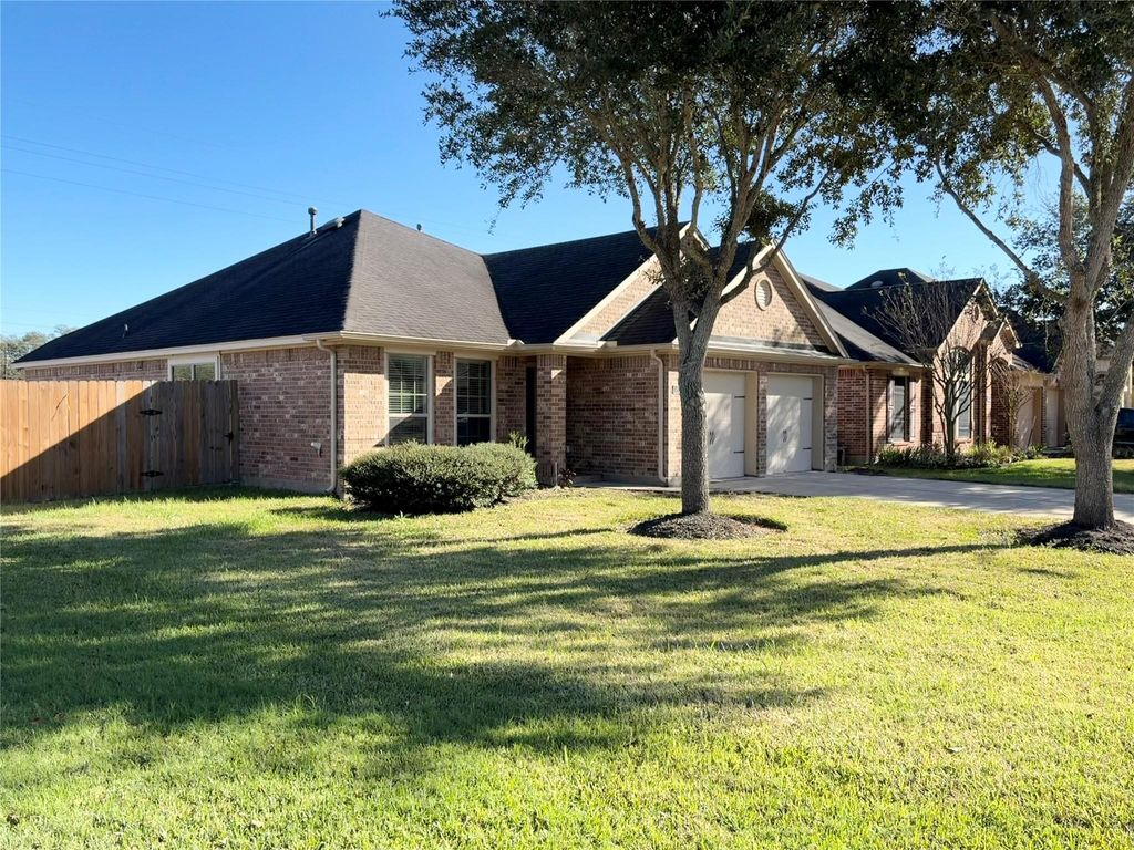 Photo of 4523 Blakes Ridge Street, Fresno, TX 77545 (MLS # 44439223)