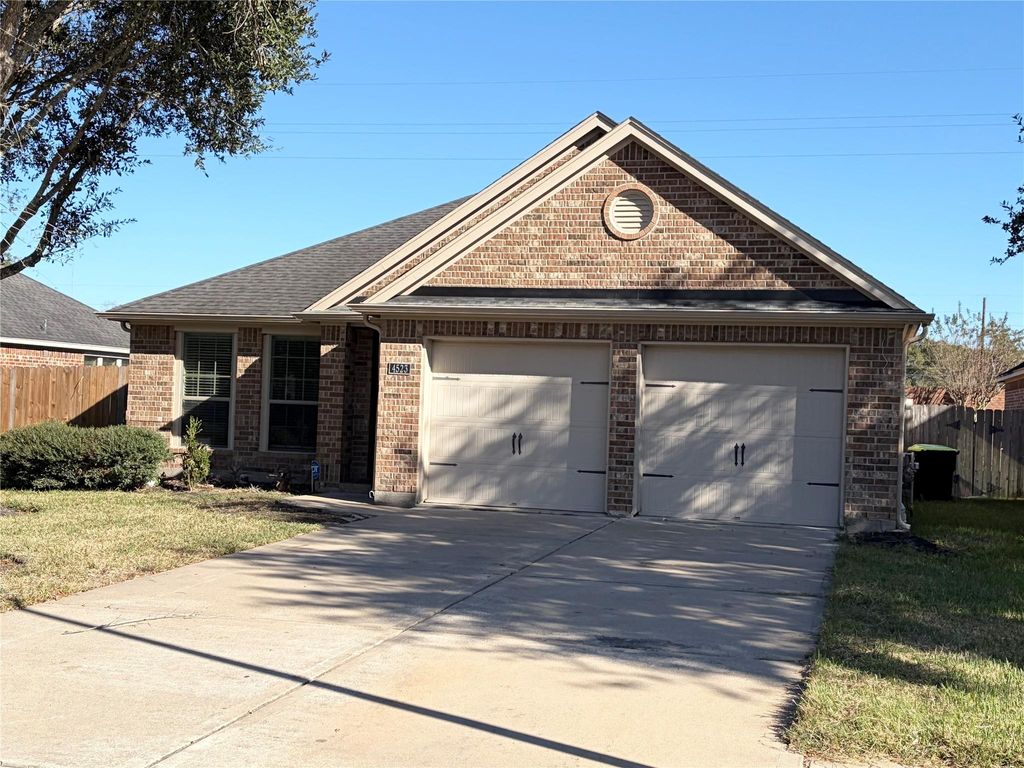 Photo of 4523 Blakes Ridge Street, Fresno, TX 77545 (MLS # 44439223)