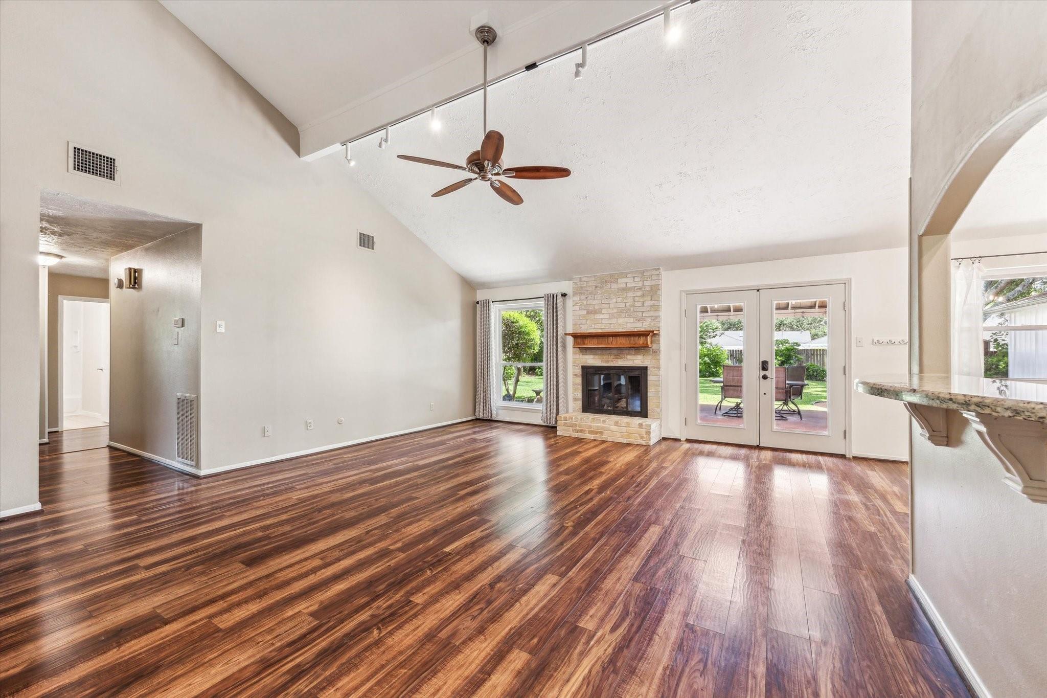 508 Williamsburg Circle