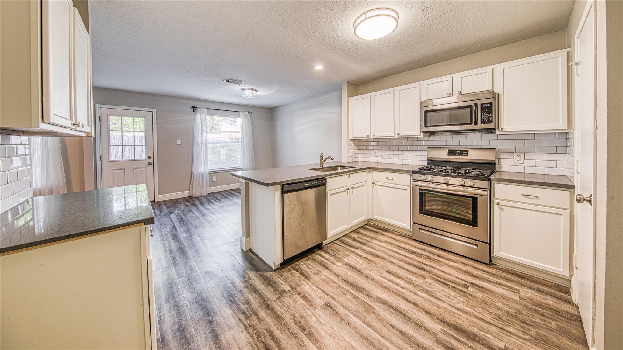 11822 Sunny Stream Drive