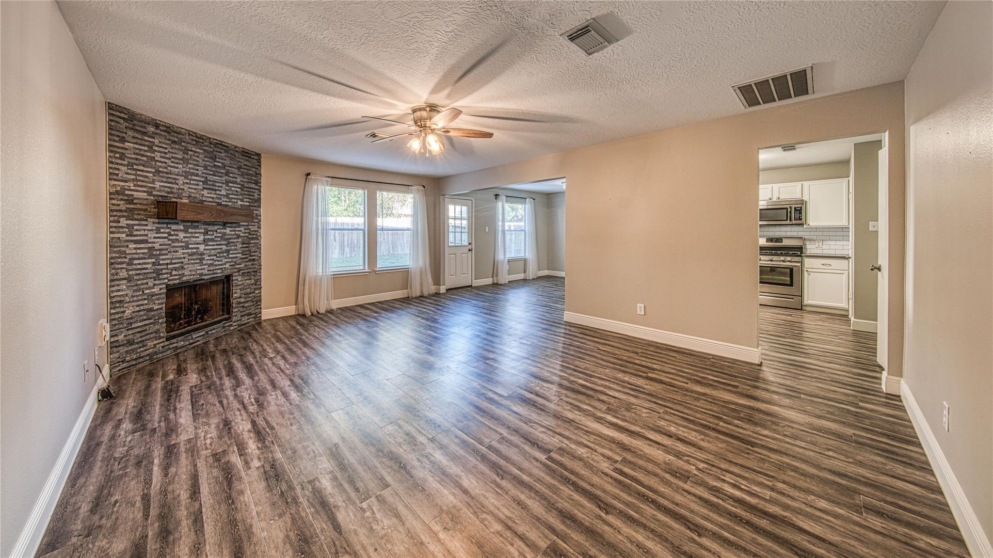 11822 Sunny Stream Drive