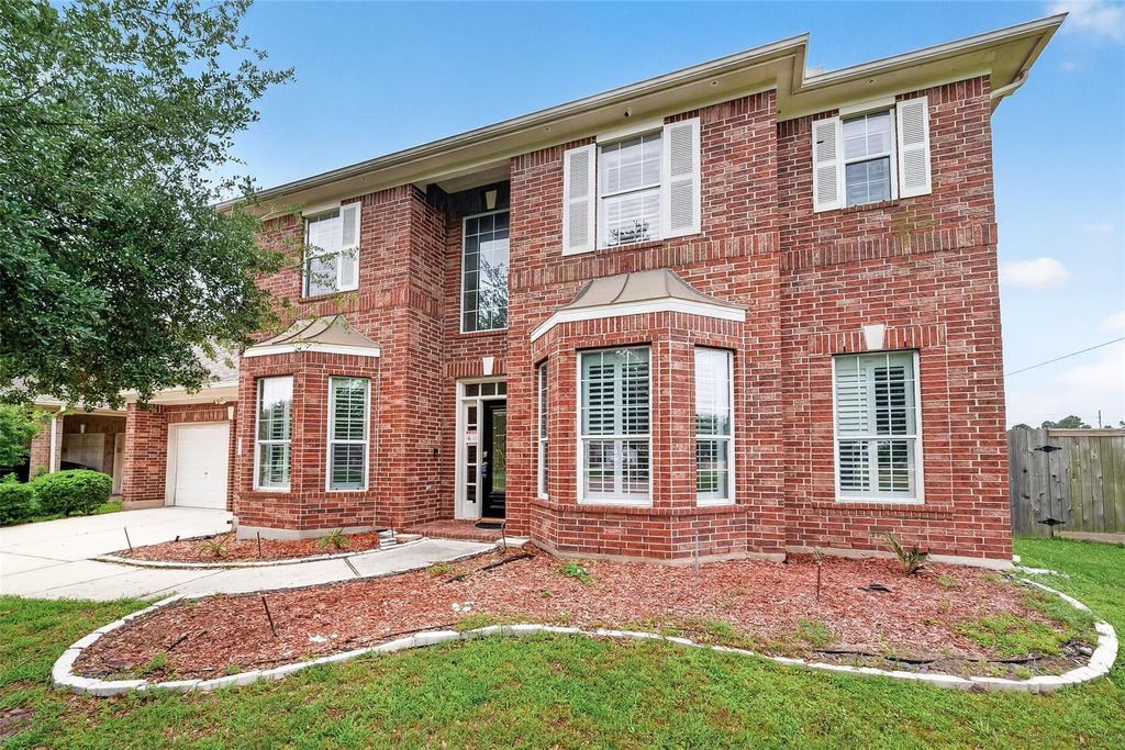 Photo of 12519 Boxwood Way Lane, Houston, TX 77041 (MLS # 93941136)