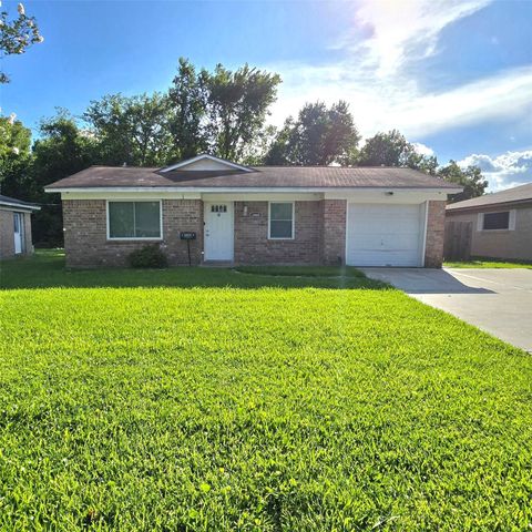 Homes For Sale - 1805 N 5th Street<br/> Baytown, TX 77520