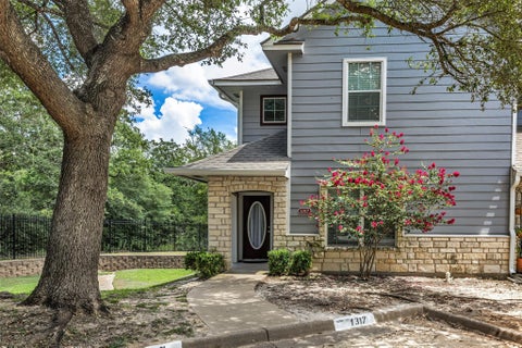 Townhouse For Sale - 1317 Canyon Creek Circle<br/> College Station, TX 77840