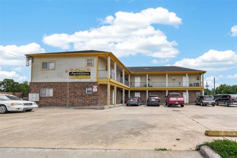 Multifamily For Sale - 4720 Yellowstone Boulevard #6<br/> Houston, TX 77021