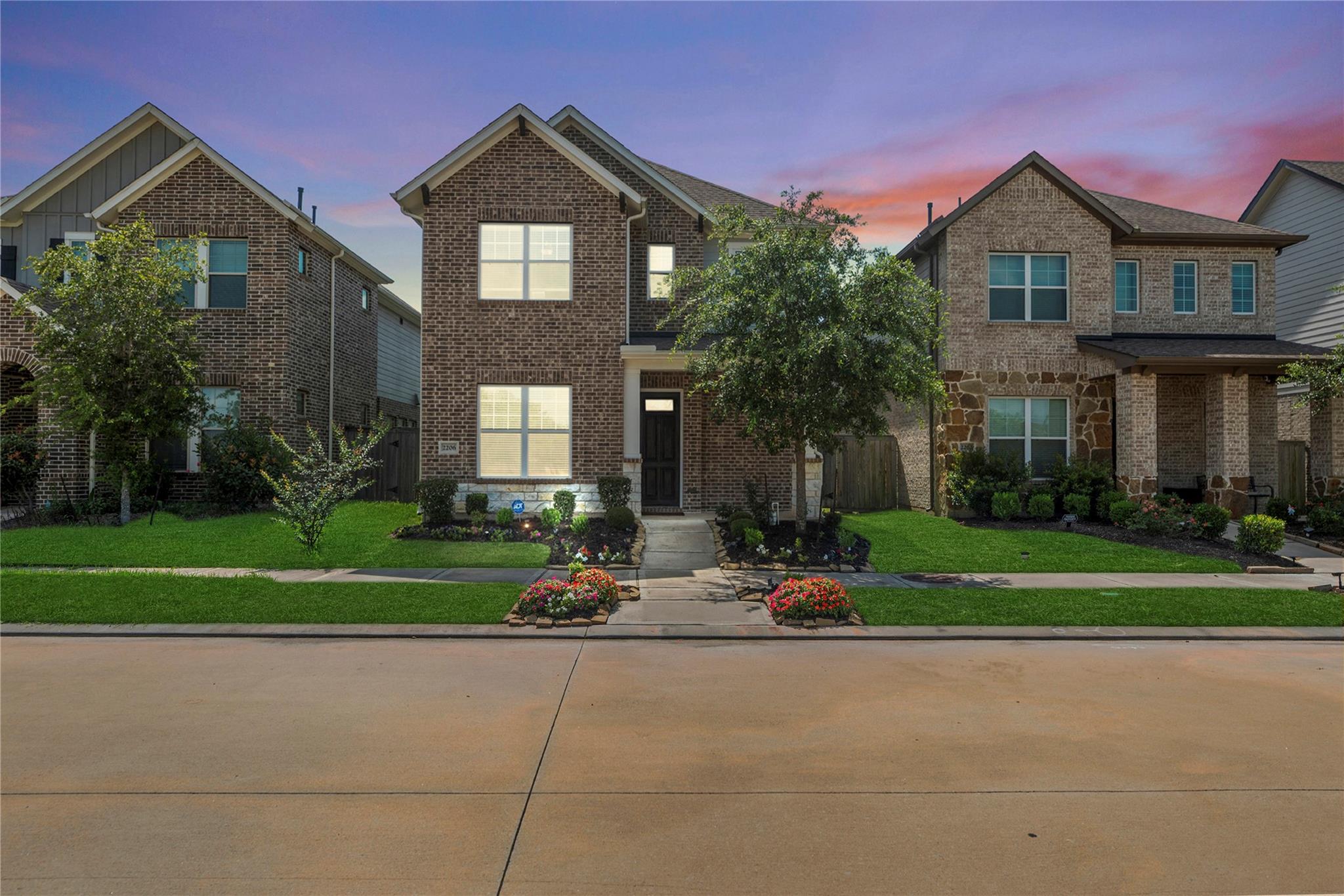 2206 Bridgeport Path Drive