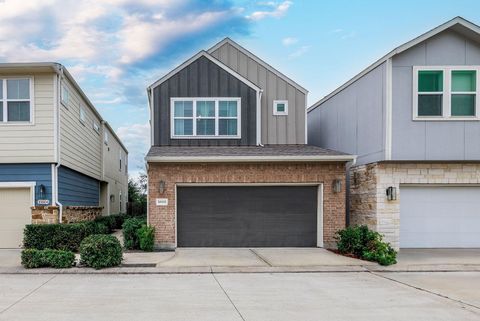 Photo of 10002 Waving Grain Lane, Houston, TX 77080 (MLS # 62931448)