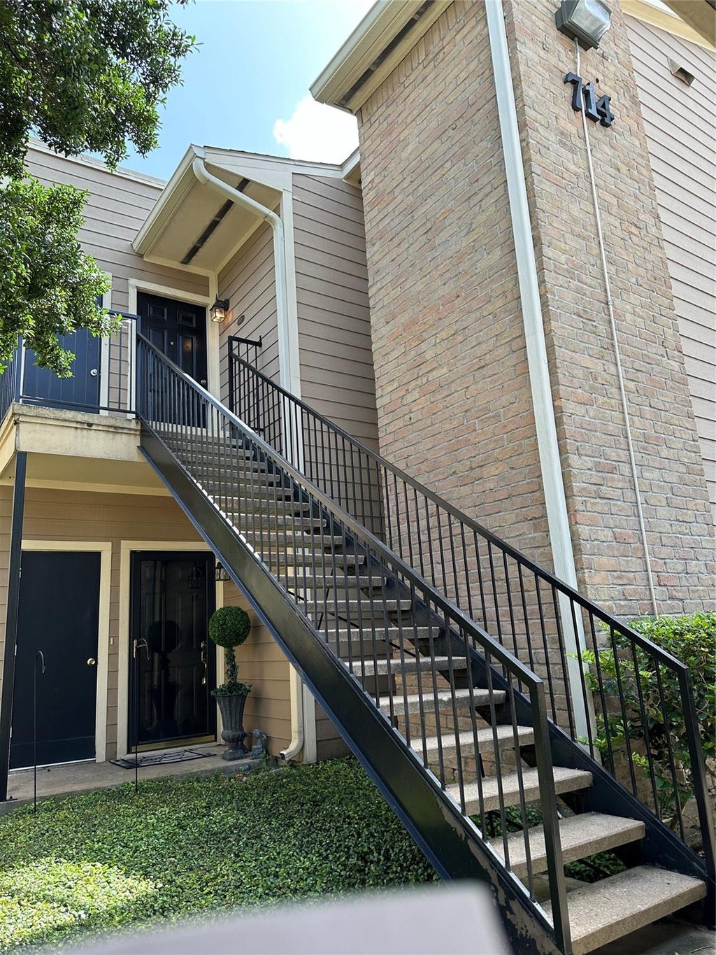 Photo of 714 Bering Drive #36, Houston, TX 77057 (MLS # 13577477)