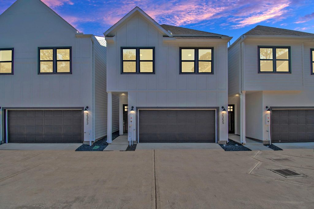 Photo of 2333 Hoskins Drive, Houston, TX 77080 (MLS # 93947795)