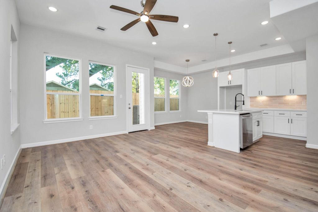 Photo of 2333 Hoskins Drive, Houston, TX 77080 (MLS # 93947795)