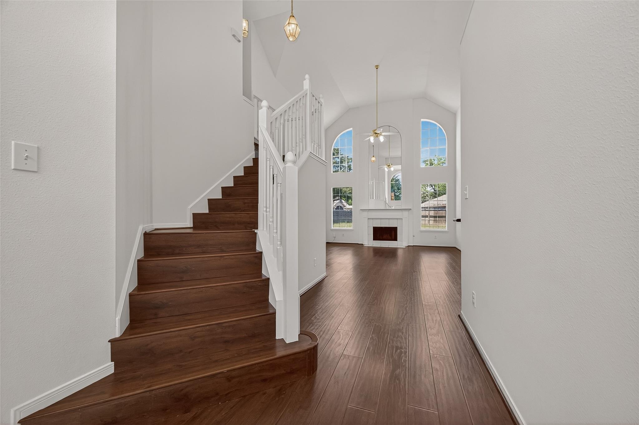 2714 Holly Walk Lane