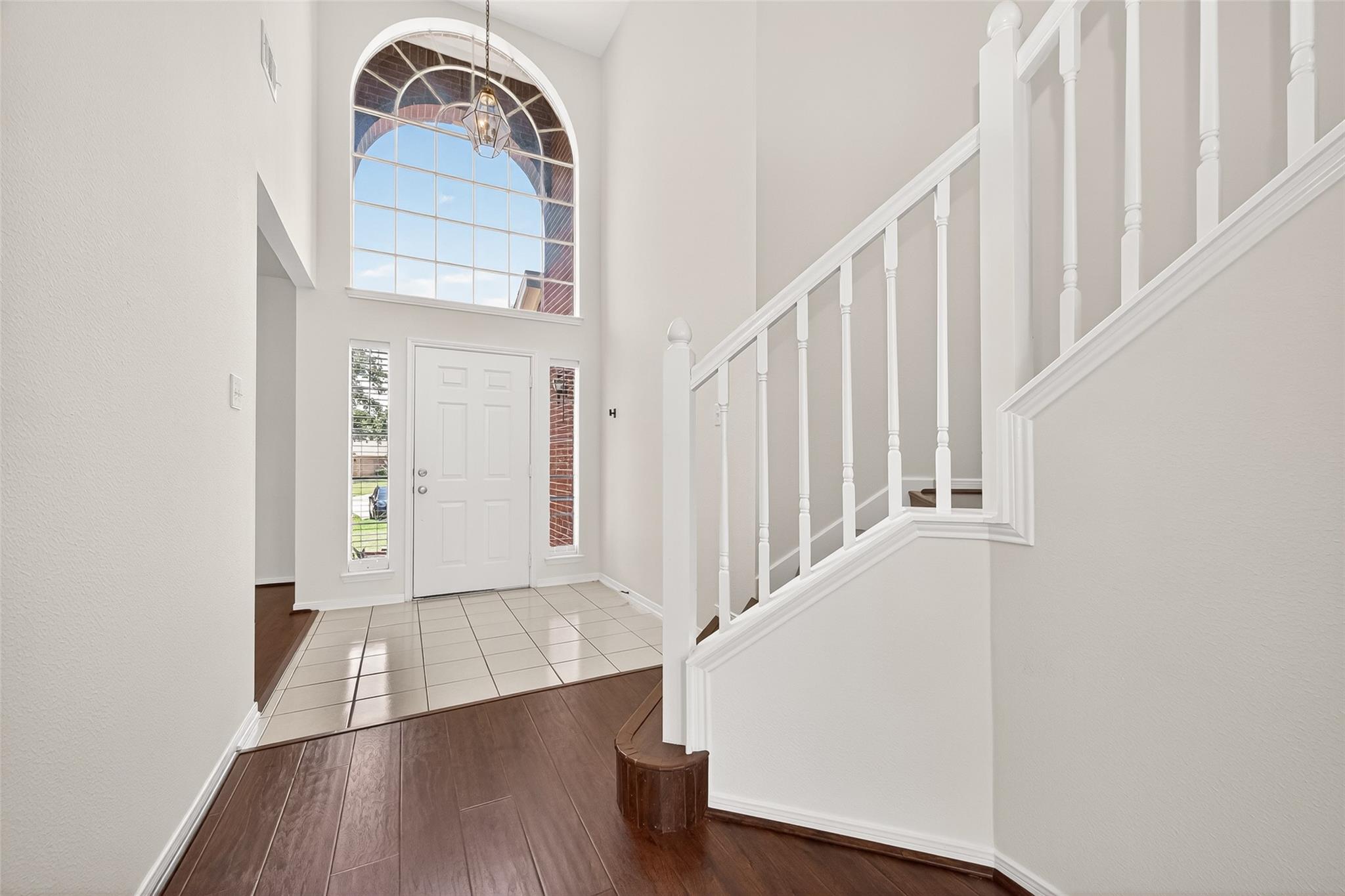 2714 Holly Walk Lane