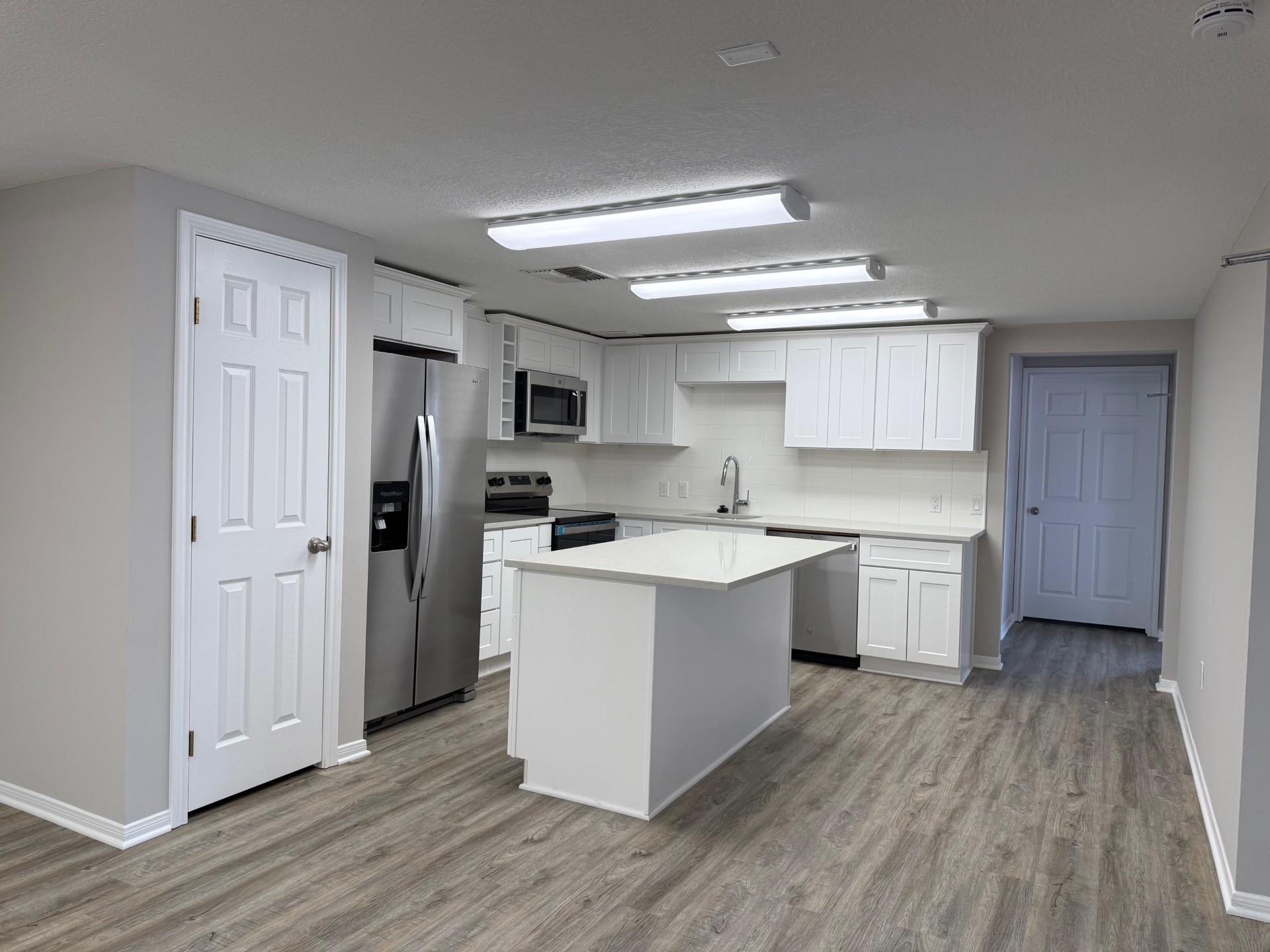 400 W Texas Avenue 4