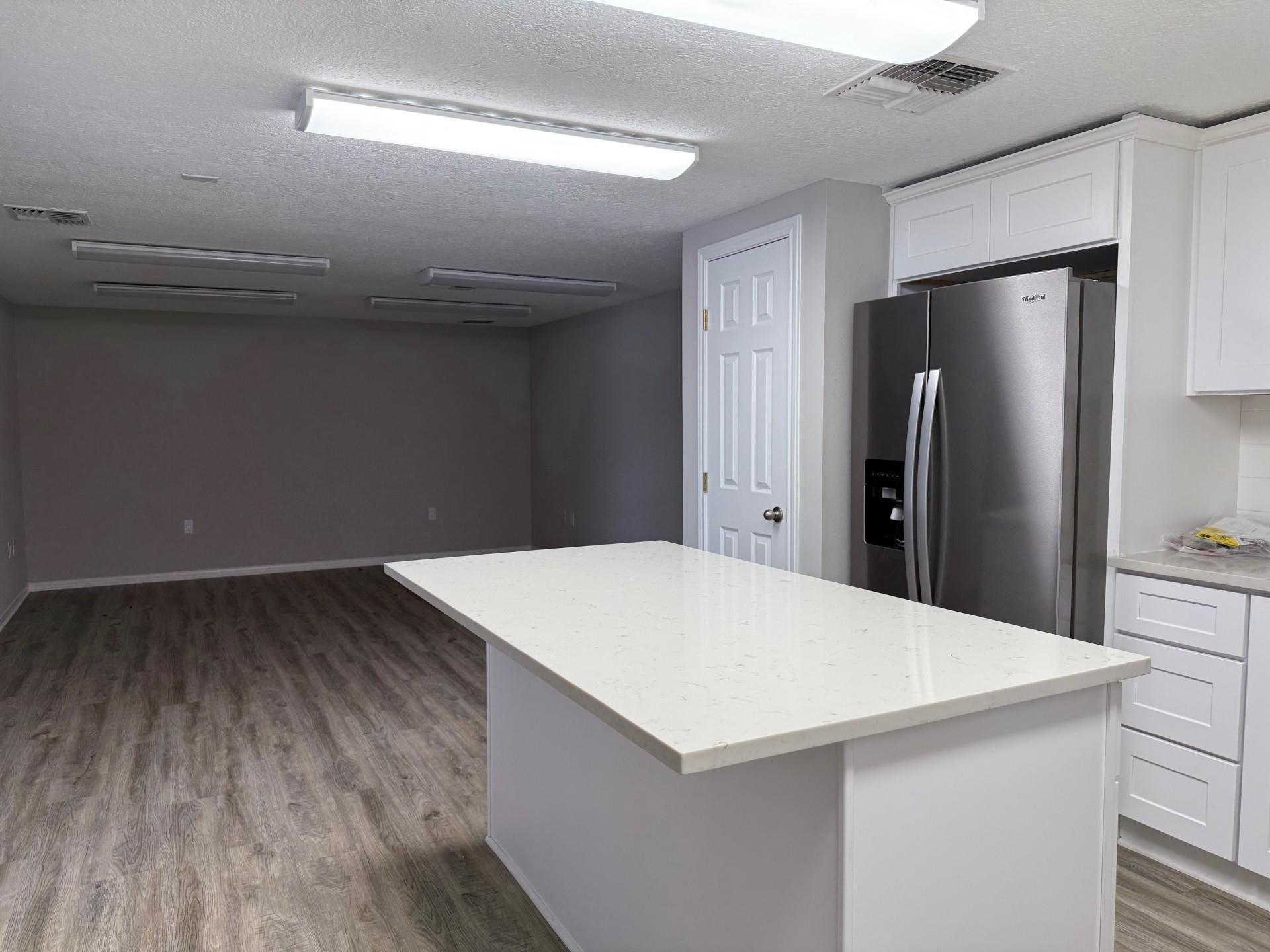 400 W Texas Avenue 4