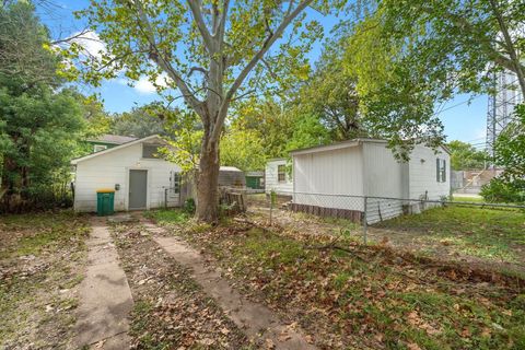 Photo of 404 N 7th Street, Baytown, TX 77520 (MLS # 97041359)