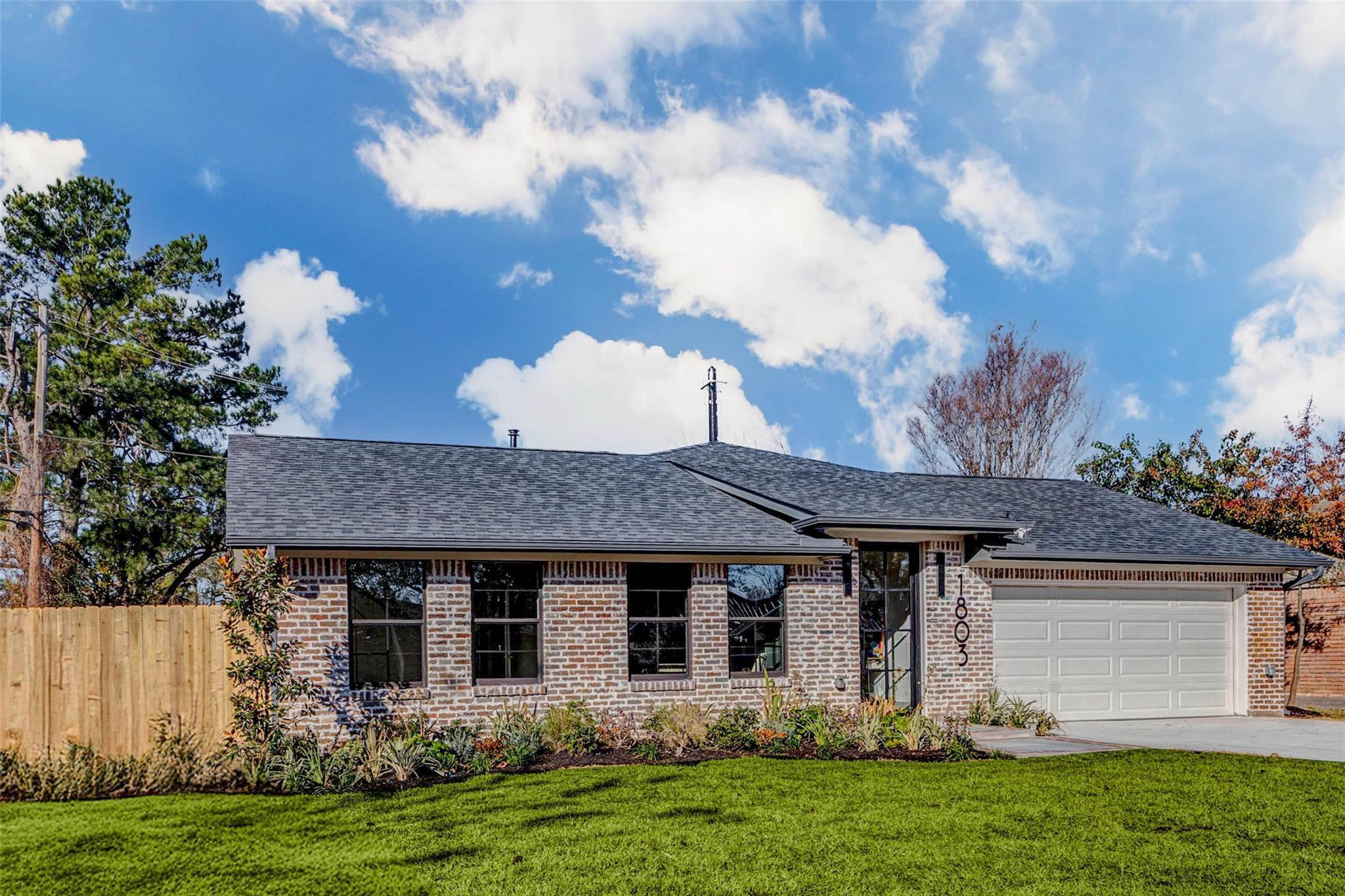 1803 Willowmoss Court