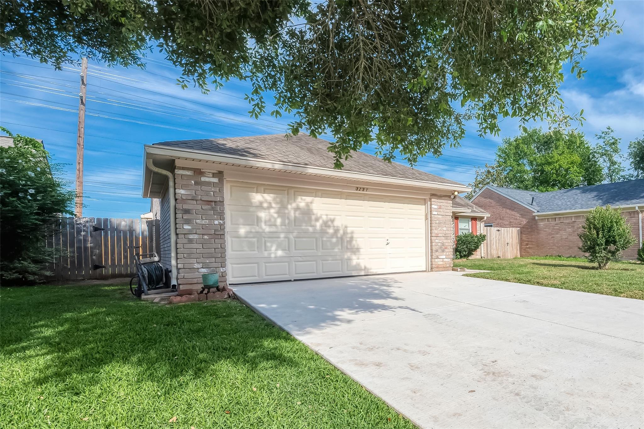 3231 E Heatherock Circle