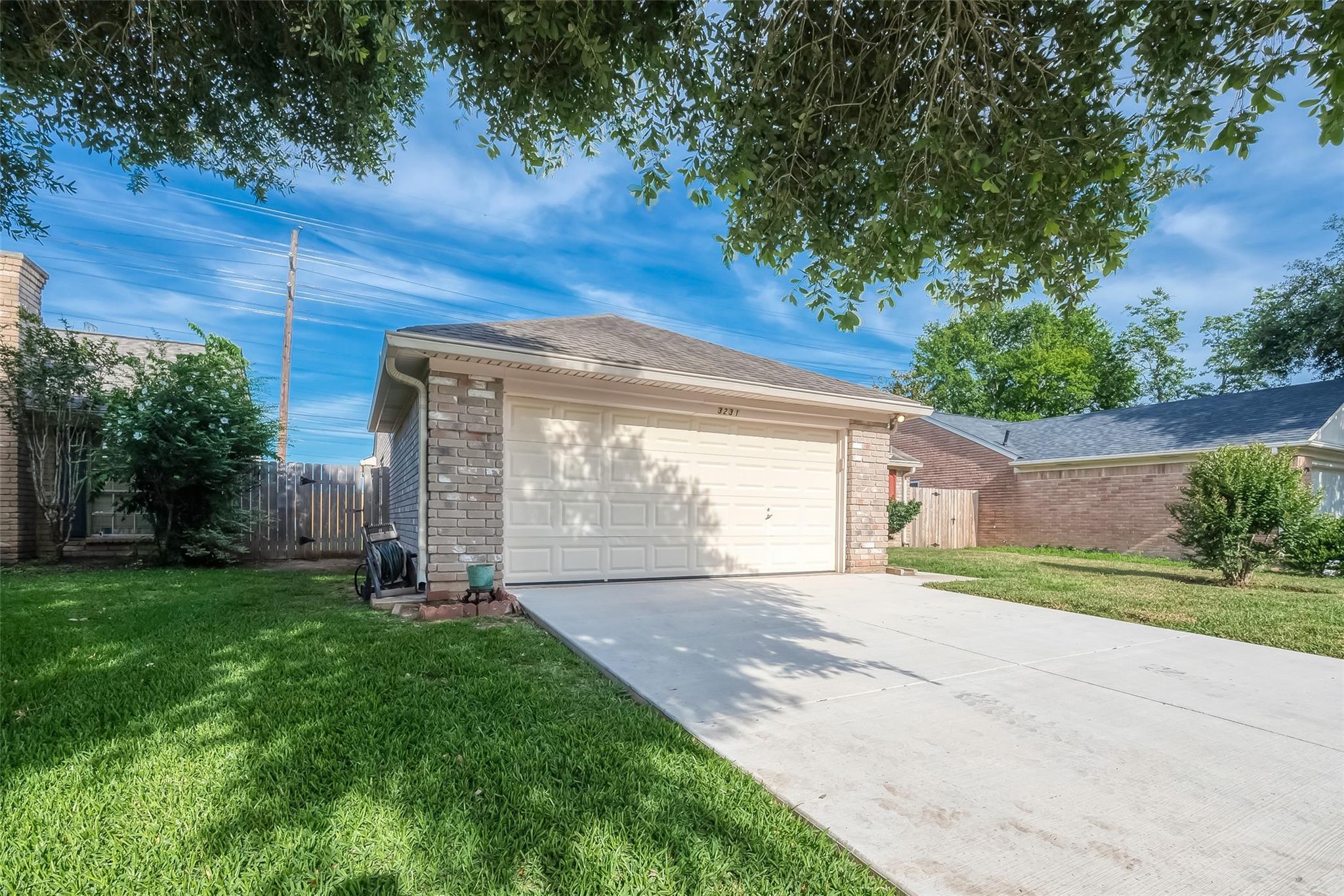 3231 E Heatherock Circle