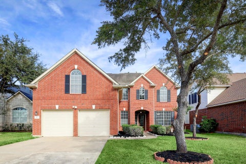 Photo of 4615 Russett Lane, Sugar Land, TX 77479 (MLS # 27138523)