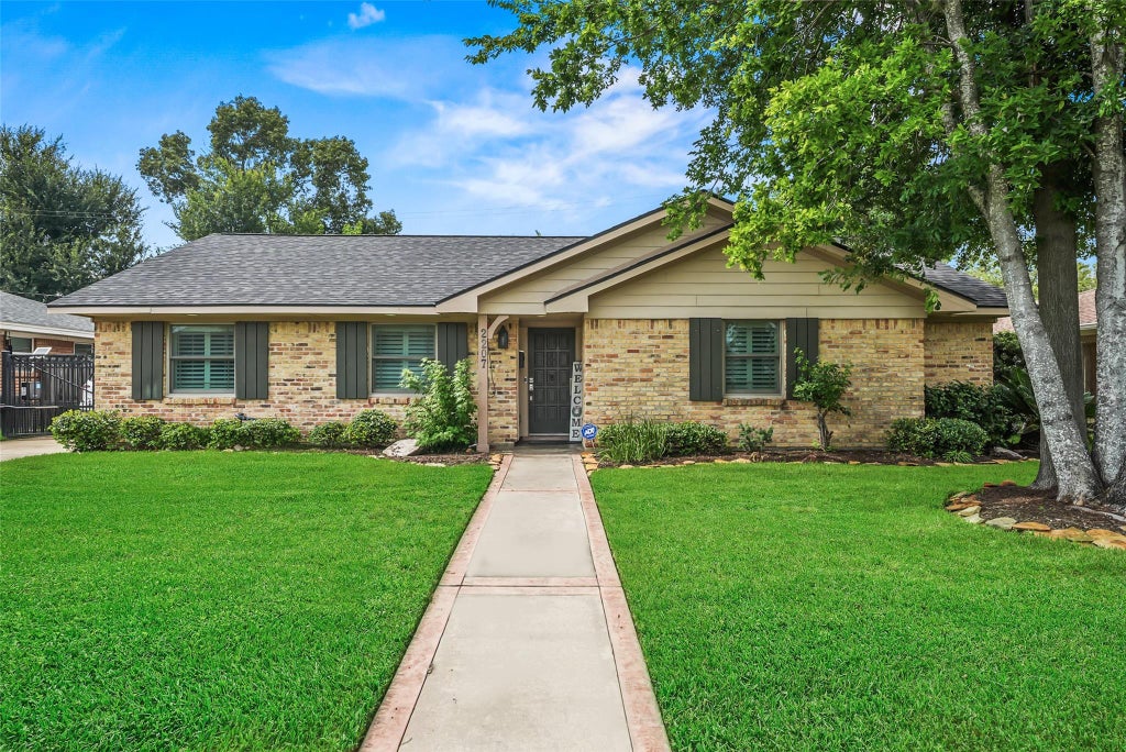 Photo of 2207 Haverhill Drive, Houston, TX 77008 (MLS # 46761569)