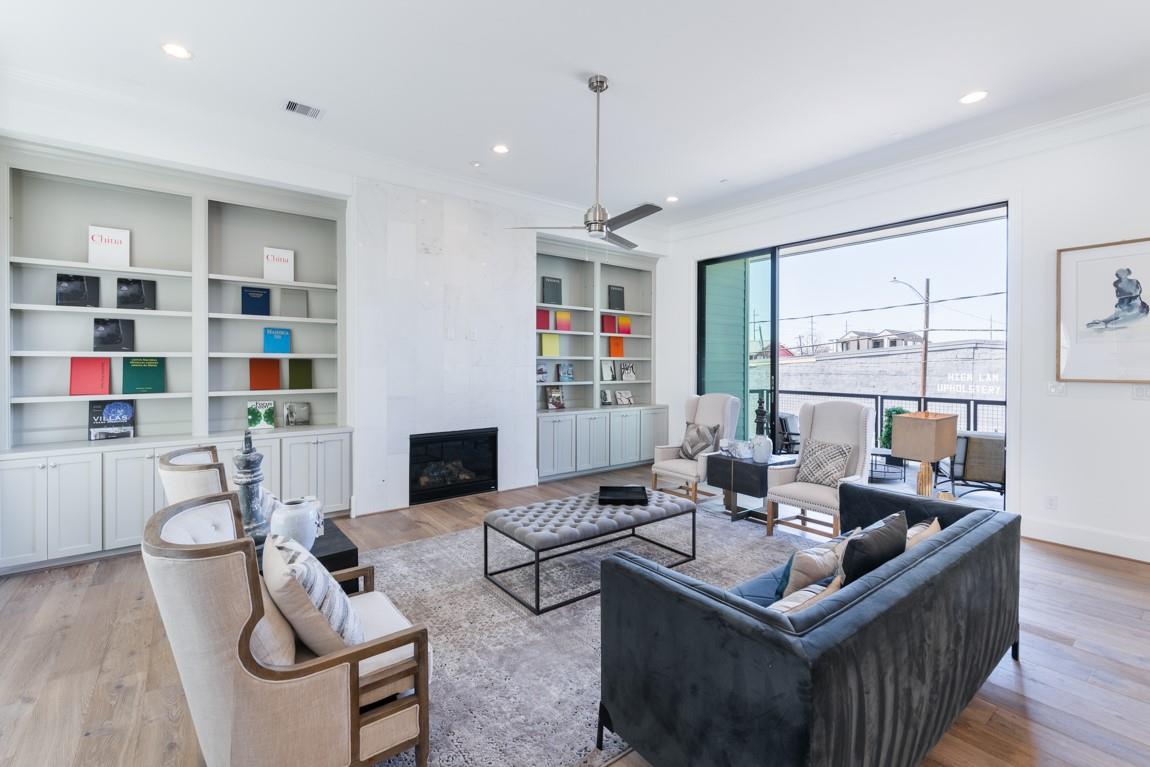 2209 Crocker