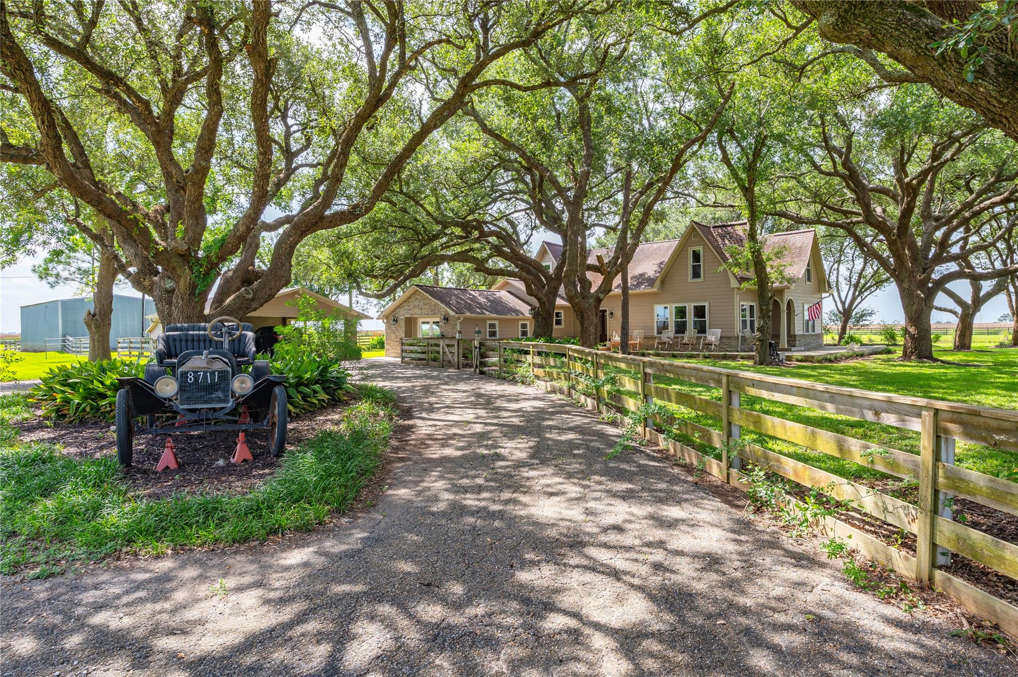 8711 County Road 403