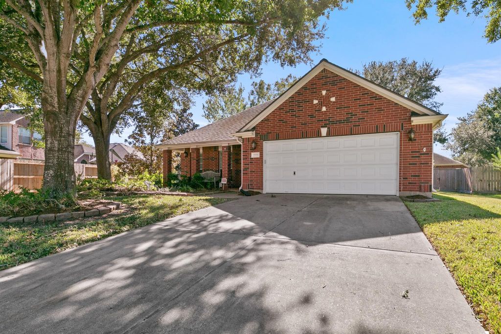 Photo of 1315 Terrace View Drive, Sugar Land, TX 77479 (MLS # 25608387)
