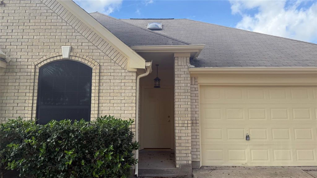 Photo of 16806 Pheasant Creek Court, Sugar Land, TX 77498 (MLS # 81854432)