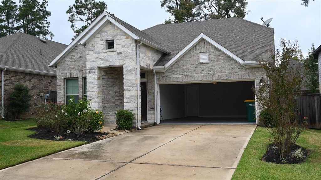 Photo of 127 Winged Elm Court, Conroe, TX 77318 (MLS # 69365465)