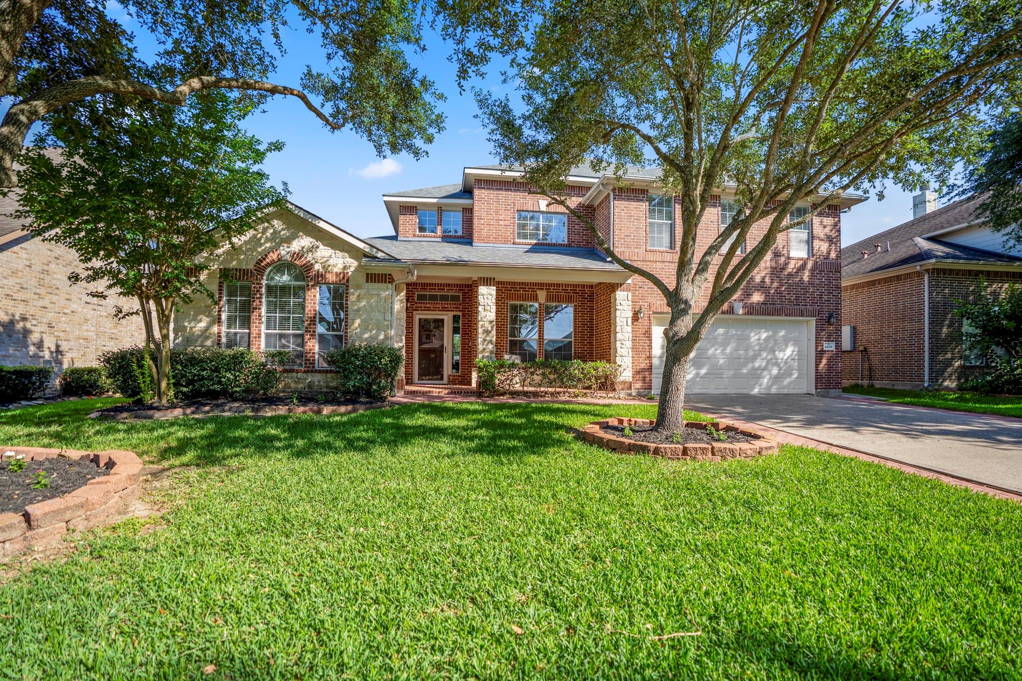 4438 W Maple Drive