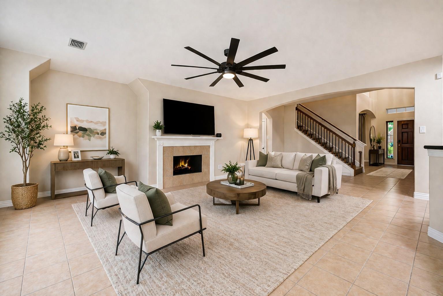 4438 W Maple Drive