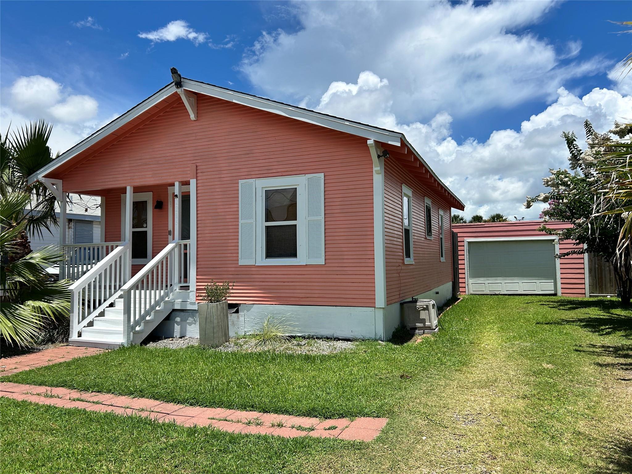 2216 Grover Avenue