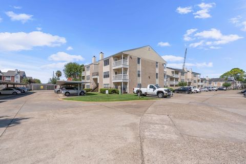 Photo of 2750 Holly Hall Street #1806, Houston, TX 77054 (MLS # 41186195)