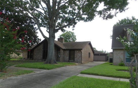Photo of 10034 Sageglow Drive, Houston, TX 77089 (MLS # 81359463)