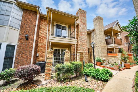 Photo of 3600 Jeanetta Street #1706, Houston, TX 77063 (MLS # 15932850)
