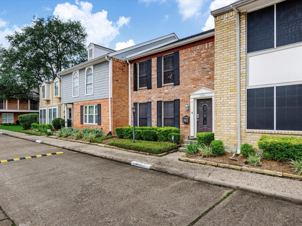 Photo of 1653 W Sam Houston Parkway S, Houston, TX 77042 (MLS # 74661967)