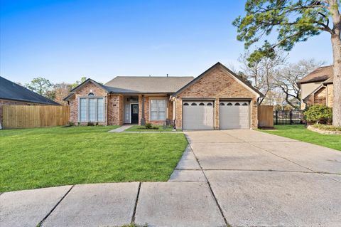 Photo of 14911 Radstock Drive, Houston, TX 77062 (MLS # 98762099) Photo of 14911 Radstock Drive, Houston, TX 77062 (MLS # 98762099)