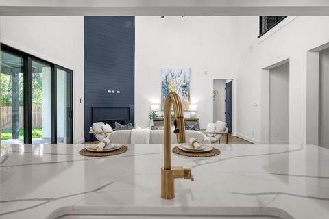 Tiny photo for 1502 Story Street, Houston, TX 77055 (MLS # 61831570)