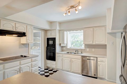Photo of 6608 Weslayan Street, West University, TX 77005 (MLS # 15017163)