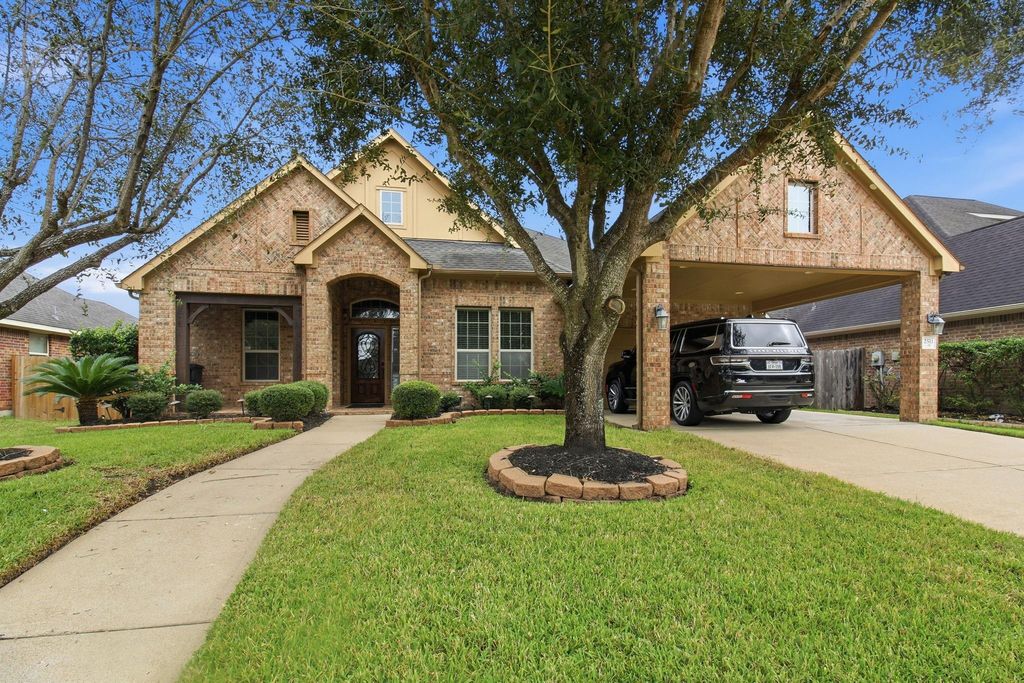 Photo of 2511 Slice Right Circle, Houston, TX 77089 (MLS # 87792374)