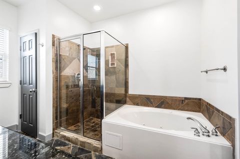 Tiny photo for 5723 Petty Street, Houston, TX 77007 (MLS # 94793478)