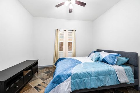 Tiny photo for 5723 Petty Street, Houston, TX 77007 (MLS # 94793478)