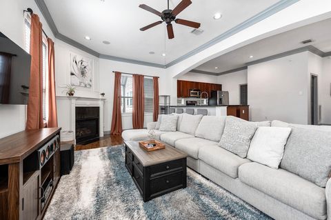 Tiny photo for 5723 Petty Street, Houston, TX 77007 (MLS # 94793478)