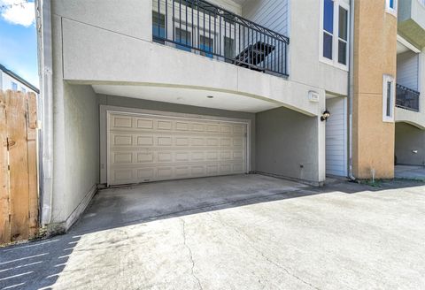 Tiny photo for 5723 Petty Street, Houston, TX 77007 (MLS # 94793478)