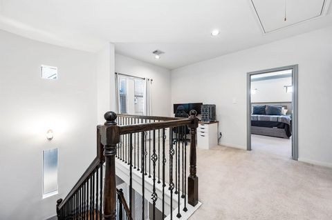 Tiny photo for 5723 Petty Street, Houston, TX 77007 (MLS # 94793478)