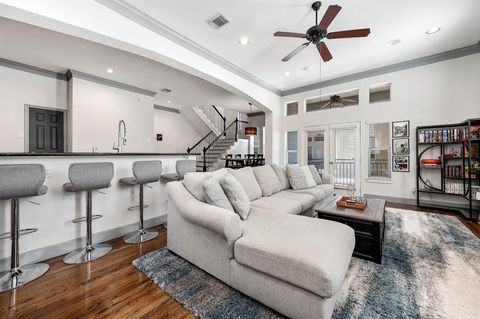 Tiny photo for 5723 Petty Street, Houston, TX 77007 (MLS # 94793478)