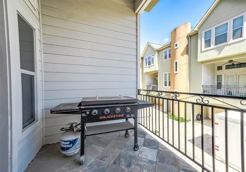 Tiny photo for 5723 Petty Street, Houston, TX 77007 (MLS # 94793478)